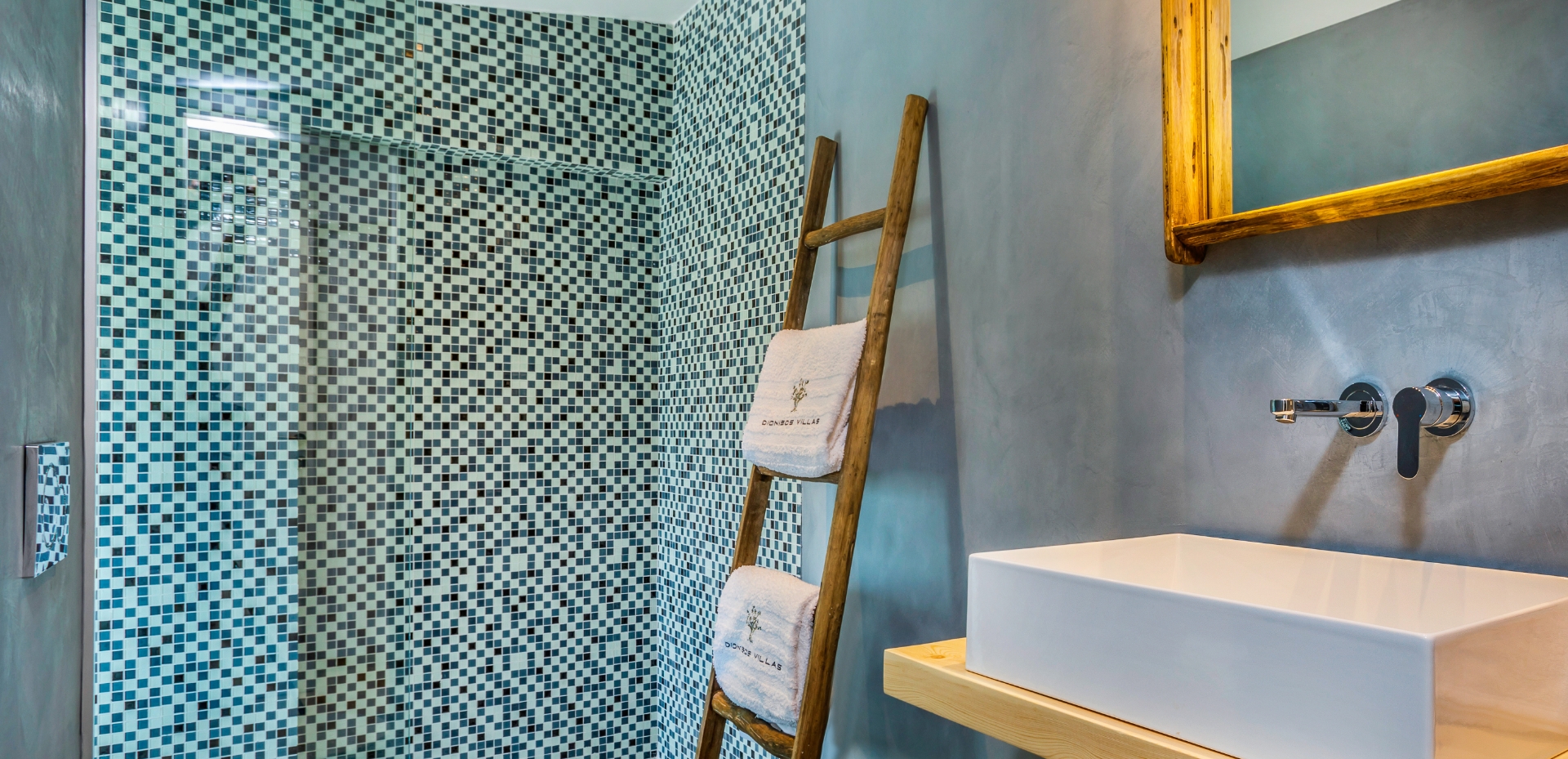 Dionisos Luxury Villas